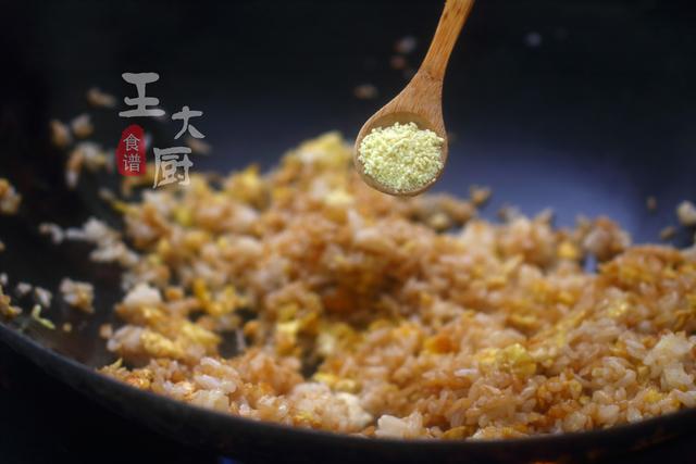 酱油炒饭怎么做？