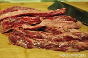 高压锅炖牛肉需要放什么着料？