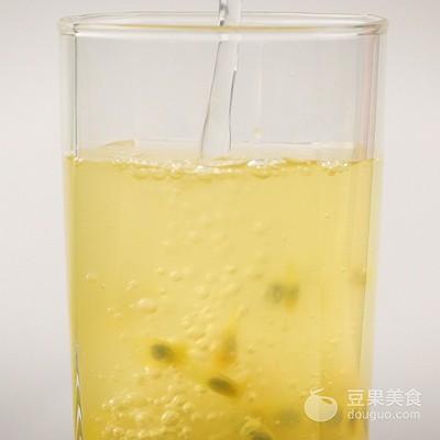 柠檬蜂蜜水用什么蜂蜜好，百香果柠檬蜂蜜水功效