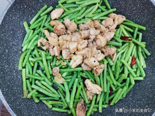 鸡肉配什么菜炒，鸡肉配什么菜炒好吃