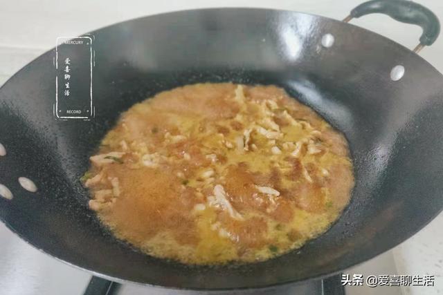 豆芽里面塞肉丝叫什么菜名，豆芽里塞肉丝叫什么名字