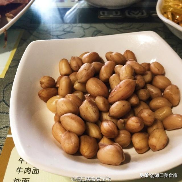 牛肉面可以加什么配菜，两碗牛肉面节选