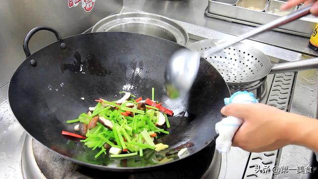 芹菜炒什么好，芹菜能炒香菇吗