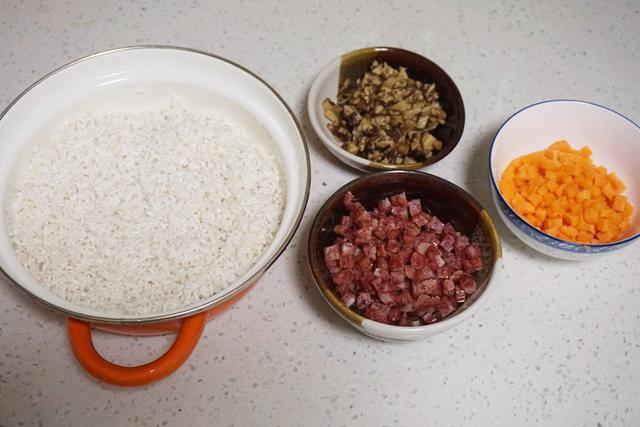 煎糯米肠为什么粘锅，用糯米炒炒米的方法
