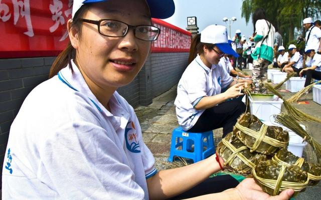 螃蟹为什么要绑起来，螃蟹为什么要绑起来蒸