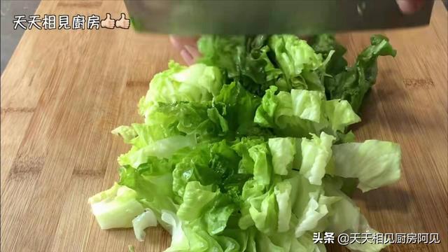 生菜和什么一起吃好，鸡蛋和生菜