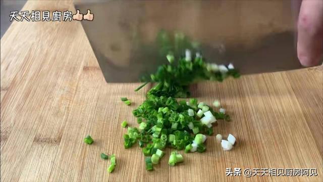 生菜和什么一起吃好，鸡蛋和生菜