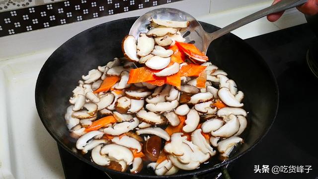 为什么炒菜要放油，炒菜放蚝油有什么作用