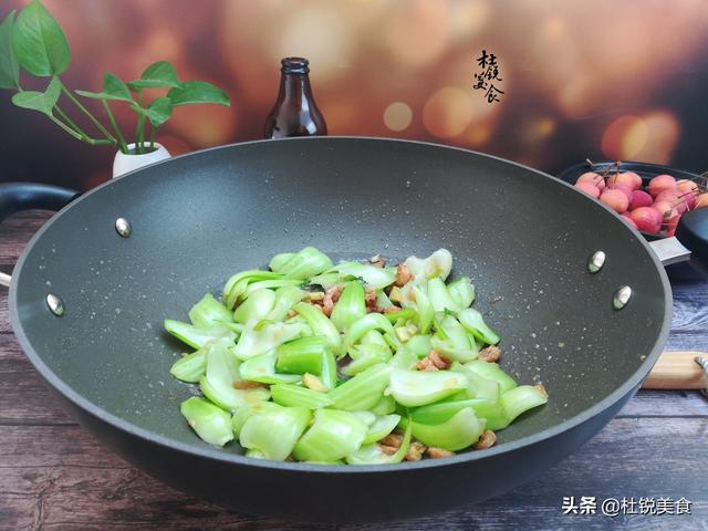 油菜不能和什么一起吃，香菇油菜不能和什么一起吃