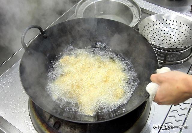 肉和鸡蛋能做什么菜，鸡胸肉和什么炒着好吃