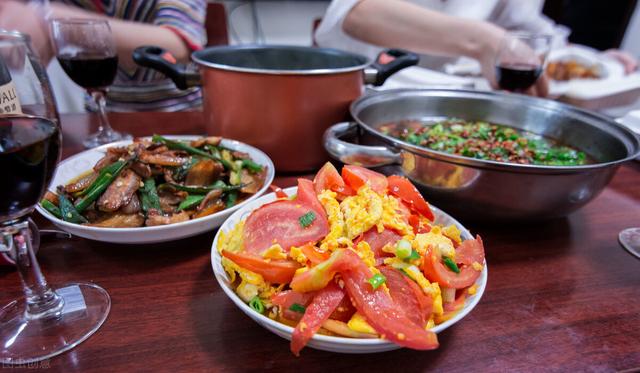 甜葡萄酒配什么菜好，葡萄酒与食物搭配的具体规则