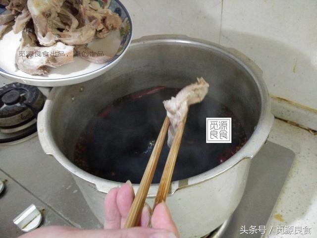 鸭锁骨是鸭子什么部位，鸭锁骨是鸭子的哪个部位