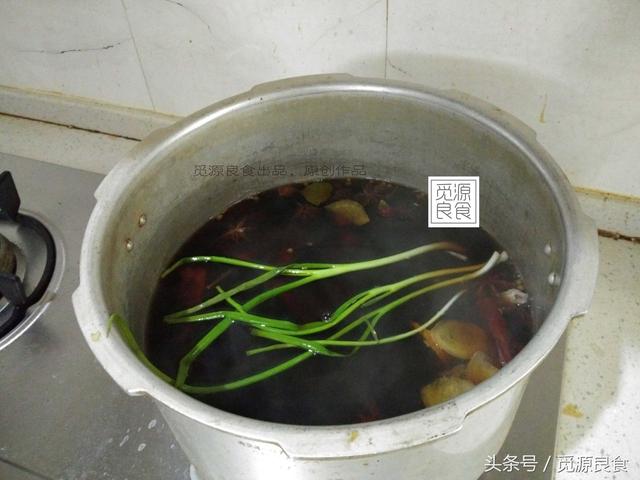 鸭锁骨是鸭子什么部位，鸭锁骨是鸭子的哪个部位