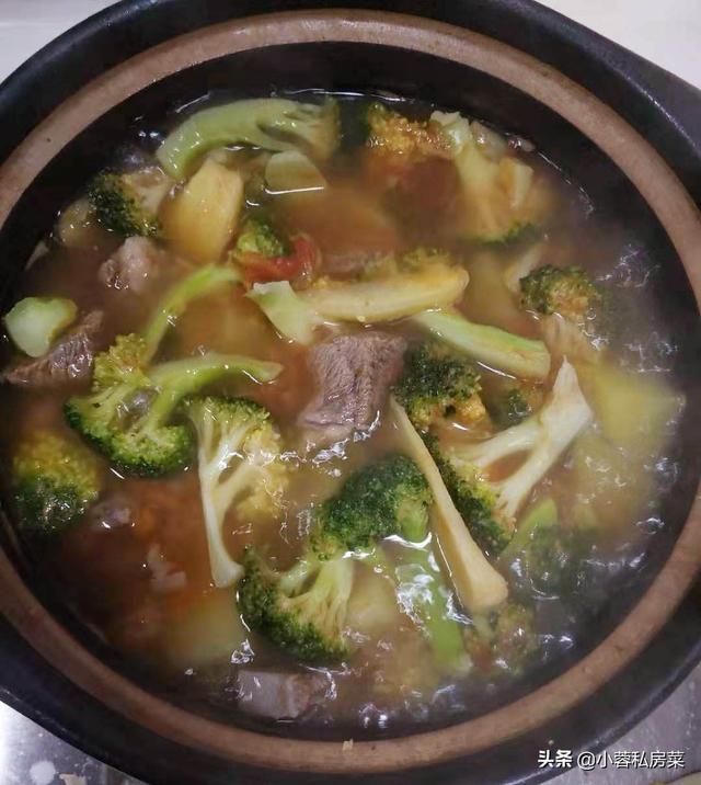 牛肉煮后为什么会变黄，牛肉煮熟发黄什么原因