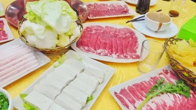 涮羊肉都可以涮什么，涮肉用什么部位的肉