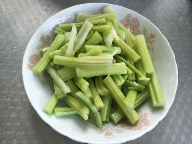 没什么芹菜是咸的，为什么芹菜是咸的