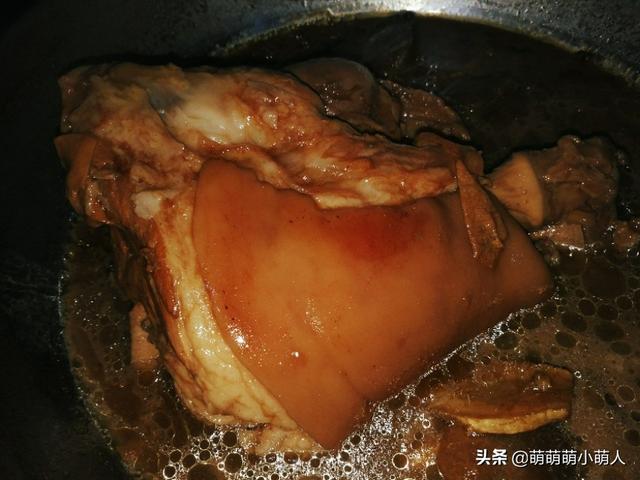 炖猪肘加什么好吃，怎样炖肘子色香味俱全